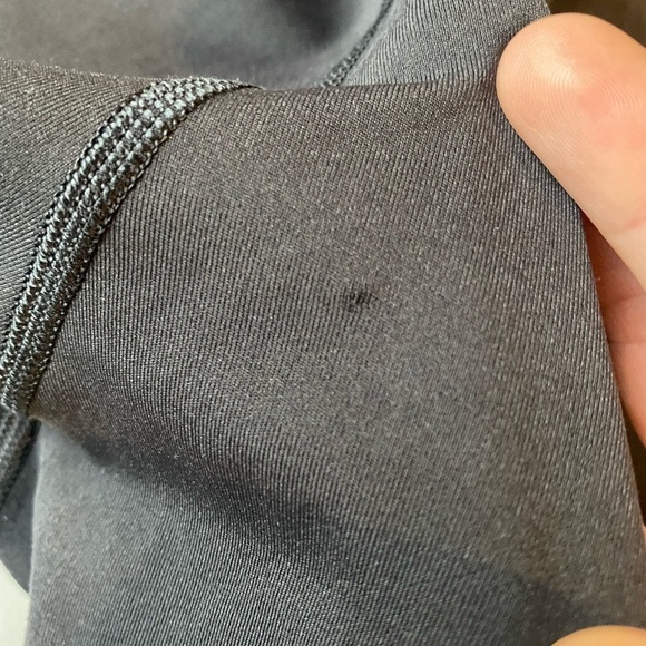 LULULEMON Black Cropped Side Mesh Leggings, Size 8 - Picture 5 of 10